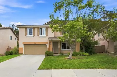 Exterior - 5014 Lake Circle Rd, Fallbrook, CA 92028 photo 2 of 6