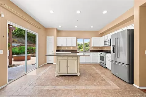 Kitchen - 5014 Lake Circle Rd, Fallbrook, CA 92028 photo 1 of 3