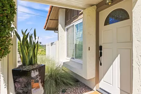 Entry Way - 1721 Pleasantdale Dr, Encinitas, CA 92024 photo 2 of 2