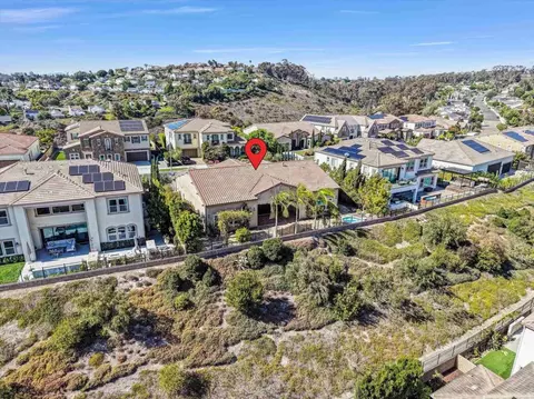 View/Area - 2571 Glasgow Dr, Carlsbad, CA 92010 photo 4 of 7