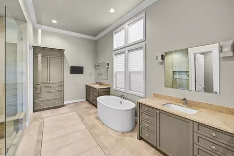 Bath - 2571 Glasgow Dr, Carlsbad, CA 92010 photo 4 of 7