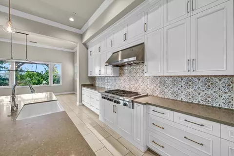 Kitchen - 2571 Glasgow Dr, Carlsbad, CA 92010 photo 5 of 7