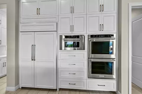 Kitchen - 2571 Glasgow Dr, Carlsbad, CA 92010 photo 6 of 7