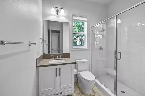 Bath - 2571 Glasgow Dr, Carlsbad, CA 92010 photo 2 of 7