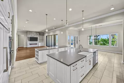 Kitchen - 2571 Glasgow Dr, Carlsbad, CA 92010 photo 4 of 7