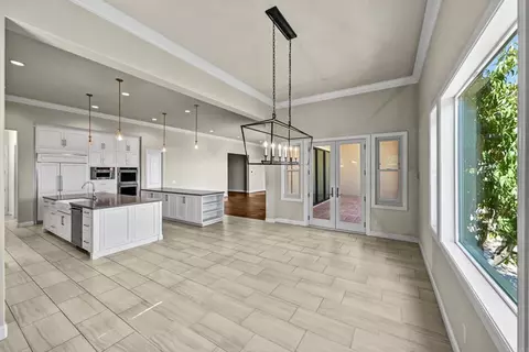 Dining - 2571 Glasgow Dr, Carlsbad, CA 92010 photo 2 of 2