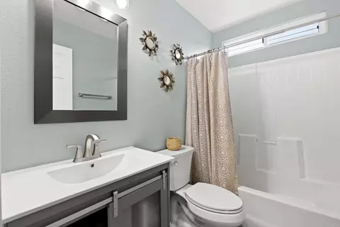 Bath - 1300 Enchante Way, Oceanside, CA 92056 photo 1 of 4