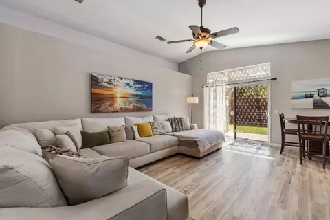 Living - 157 S Mercedes Rd, Fallbrook, CA 92028 photo 2 of 2