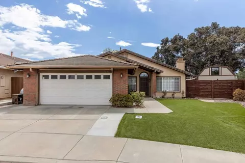 Exterior - 157 S Mercedes Rd, Fallbrook, CA 92028 photo 1 of 10