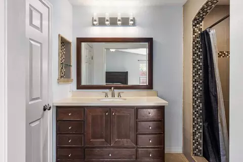 Bath - 157 S Mercedes Rd, Fallbrook, CA 92028 photo 1 of 3