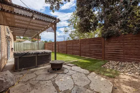 Exterior - 157 S Mercedes Rd, Fallbrook, CA 92028 photo 8 of 10