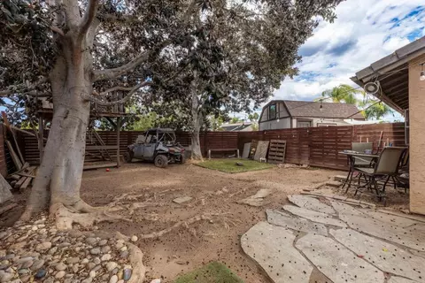 Exterior - 157 S Mercedes Rd, Fallbrook, CA 92028 photo 5 of 10