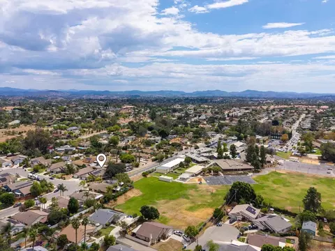 View/Area - 157 S Mercedes Rd, Fallbrook, CA 92028 photo 4 of 5