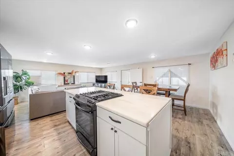 1575 W Valley Pkwy #2, Escondido, CA 92029