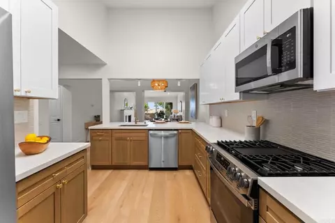 Kitchen - 2237 Via Pedrera, La Jolla, CA 92037 photo 1 of 3