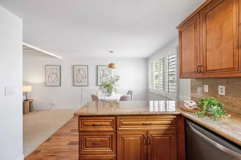 Kitchen - 318 Juniper Ave #10, Carlsbad, CA 92008 photo 3 of 3
