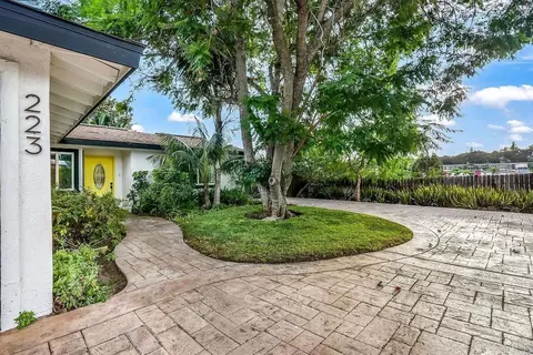 Exterior - 223 Shetland Way, Fallbrook, CA 92028 photo 4 of 22