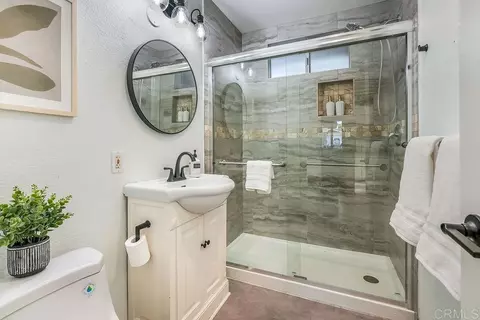Bath - 223 Shetland Way, Fallbrook, CA 92028 photo 1 of 2