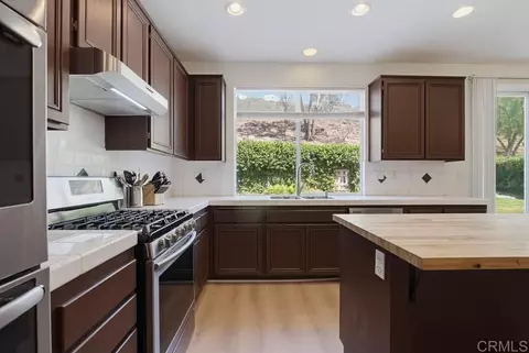 Kitchen - 3350 Avocado Vista Ln, Fallbrook, CA 92028 photo 2 of 3