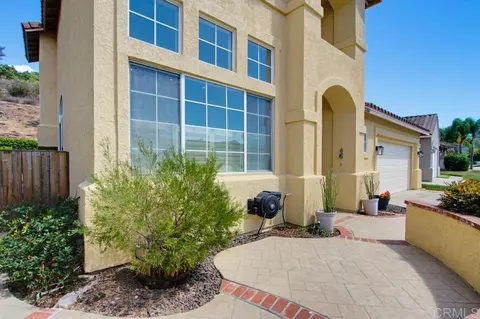 Exterior - 3350 Avocado Vista Ln, Fallbrook, CA 92028 photo 3 of 10