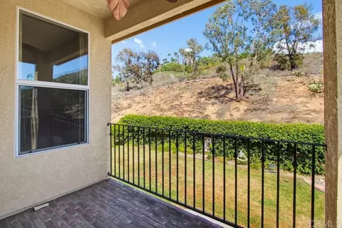 Exterior - 3350 Avocado Vista Ln, Fallbrook, CA 92028 photo 4 of 10