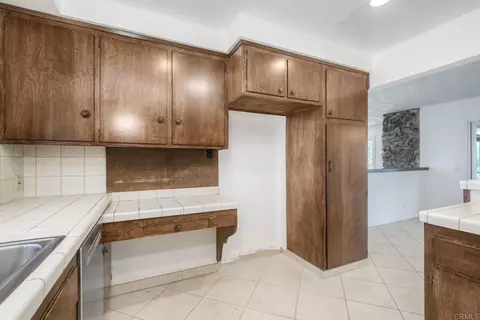 Kitchen - 1418 Phillips St, Vista, CA 92083 photo 4 of 4