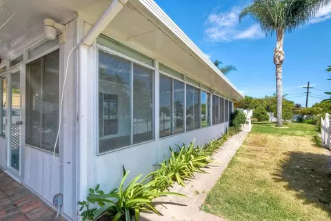 Exterior - 1418 Phillips St, Vista, CA 92083 photo 4 of 8