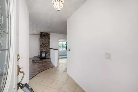 Entry Way - 1418 Phillips St, Vista, CA 92083 photo 1 of 1