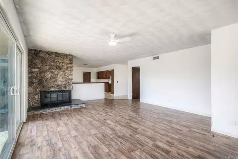 Living - 1418 Phillips St, Vista, CA 92083 photo 2 of 3