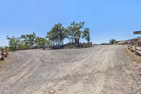 Exterior - 21179 Sutherland Dam Rd, Ramona, CA 92065 photo 16 of 21