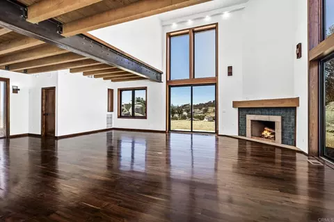 Living - 21179 Sutherland Dam Rd, Ramona, CA 92065 photo 5 of 9