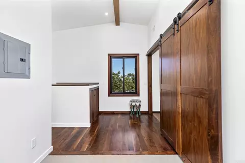 Entry Way - 21179 Sutherland Dam Rd, Ramona, CA 92065 photo 3 of 4