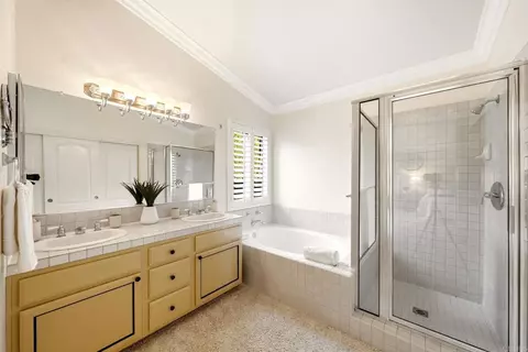 Bath - 1712 Downs St, Oceanside, CA 92054 photo 2 of 3