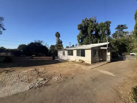 Exterior - 726 Valley Dr, Vista, CA 92084 photo 5 of 16