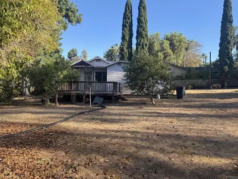 Exterior - 726 Valley Dr, Vista, CA 92084 photo 2 of 16