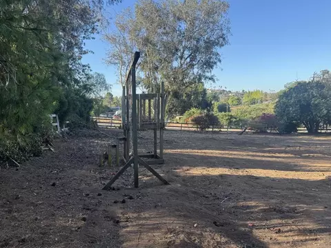 Exterior - 726 Valley Dr, Vista, CA 92084 photo 13 of 16