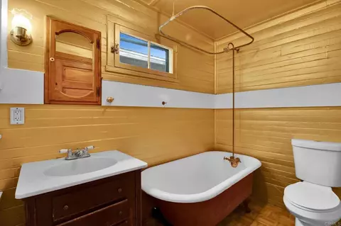 Bath - 732 S Juniper St, Escondido, CA 92025 photo 1 of 3