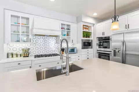 Kitchen - 6318 Huntington Dr, Carlsbad, CA 92009 photo 3 of 5