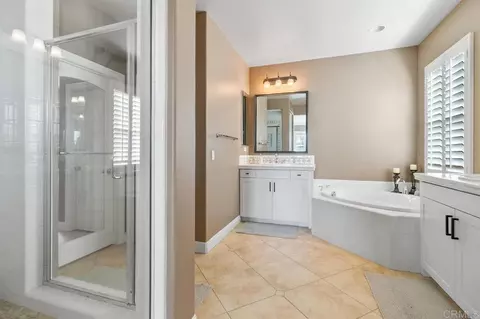 Bath - 6318 Huntington Dr, Carlsbad, CA 92009 photo 5 of 5