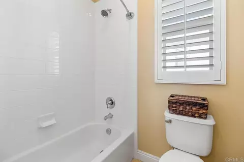 Bath - 6318 Huntington Dr, Carlsbad, CA 92009 photo 4 of 5