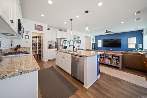 Kitchen - 35534 Asturian Way, Fallbrook, CA 92028 photo 3 of 3