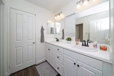 Bath - 35534 Asturian Way, Fallbrook, CA 92028 photo 2 of 4