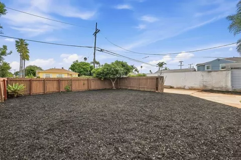 Exterior - 1902 S Freeman St, Oceanside, CA 92054 photo 4 of 7