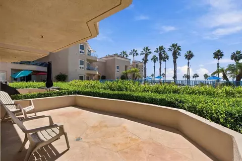 Exterior - 400 N Pacific St #107, Oceanside, CA 92054 photo 2 of 8