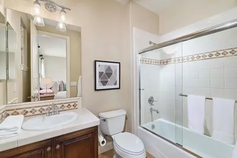 Bath - 6936 Sitio Cordero, Carlsbad, CA 92009 photo 3 of 4