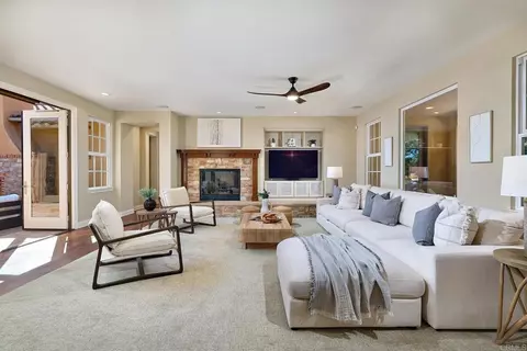 Living - 6936 Sitio Cordero, Carlsbad, CA 92009 photo 4 of 5