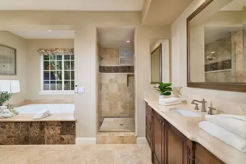Bath - 6936 Sitio Cordero, Carlsbad, CA 92009 photo 2 of 4
