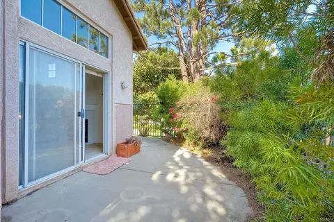 Exterior - 32033 Arlington Cir, Bonsall, CA 92003 photo 4 of 10