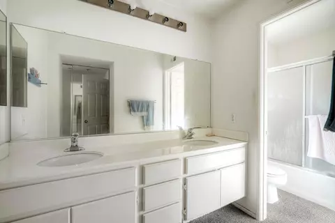 Bath - 32033 Arlington Cir, Bonsall, CA 92003 photo 2 of 2