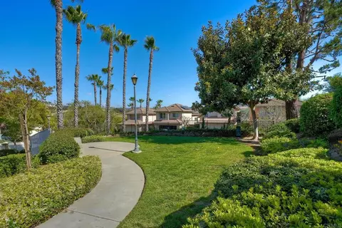 Exterior - 32033 Arlington Cir, Bonsall, CA 92003 photo 6 of 10